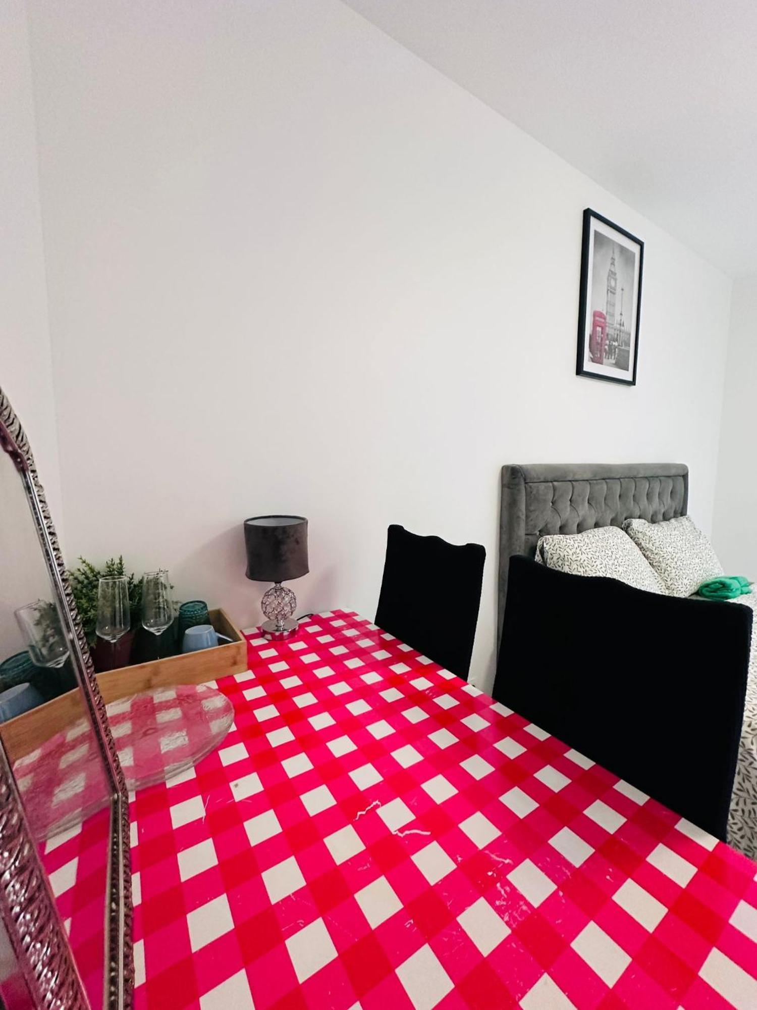 Appartamento Sri-Indo Bobigny Paris Esterno foto