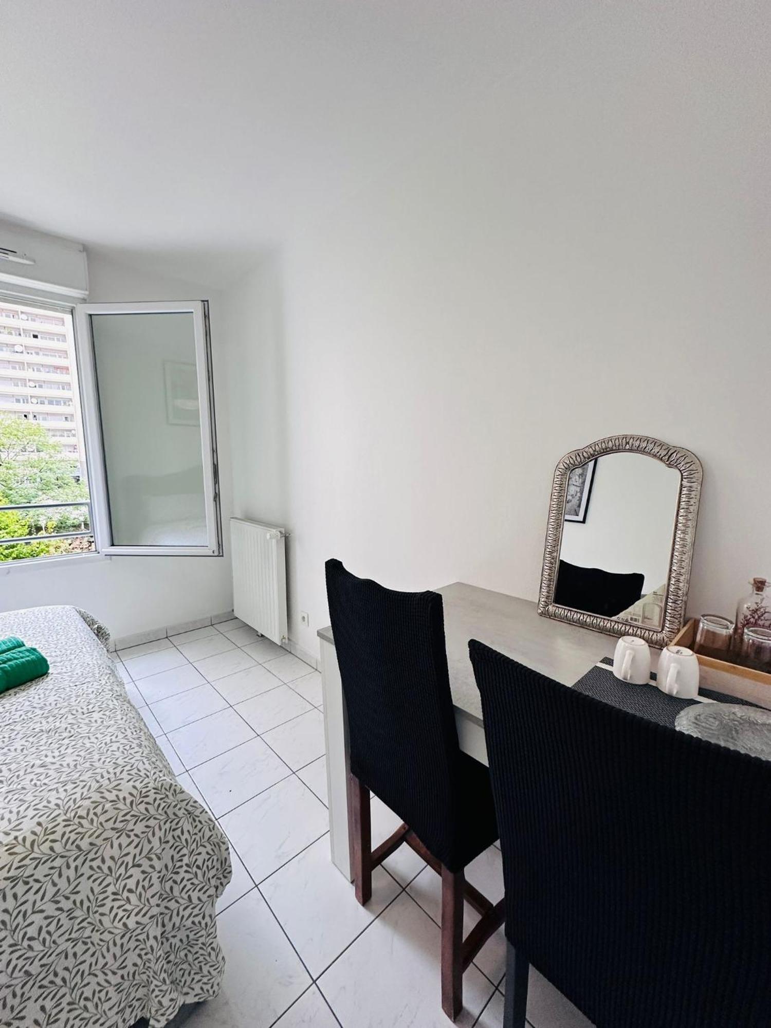 Appartamento Sri-Indo Bobigny Paris Esterno foto